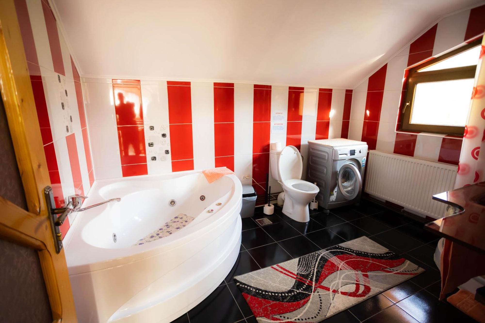 Casa De Vacanta Cu Piscina Incalzita&Jacuzzi Pietrari ภายนอก รูปภาพ